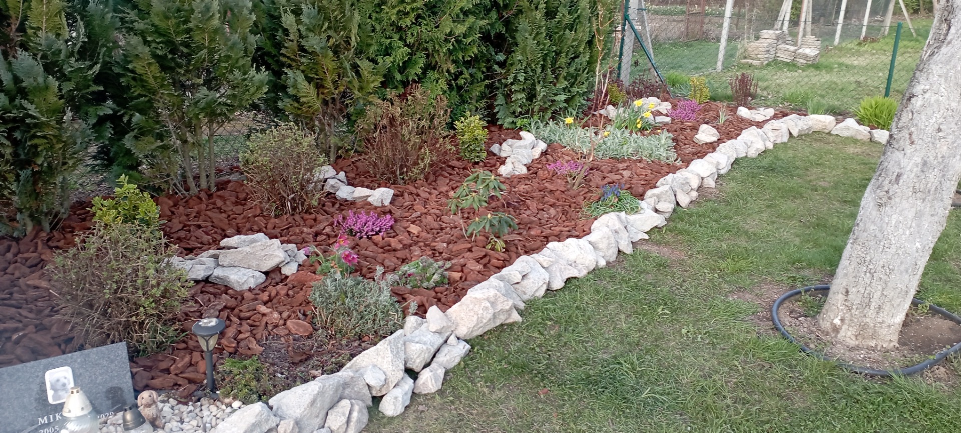 Úprava záhonů po realizaci