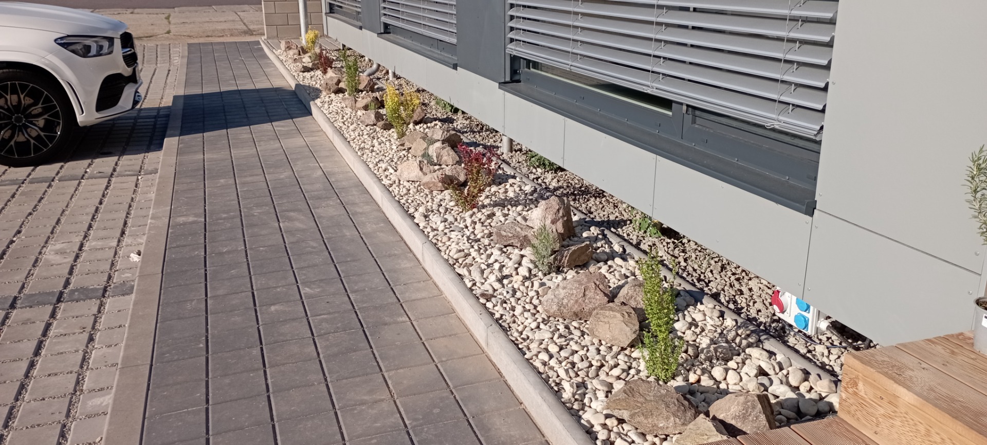 Úprava okrasného pásu po realizaci