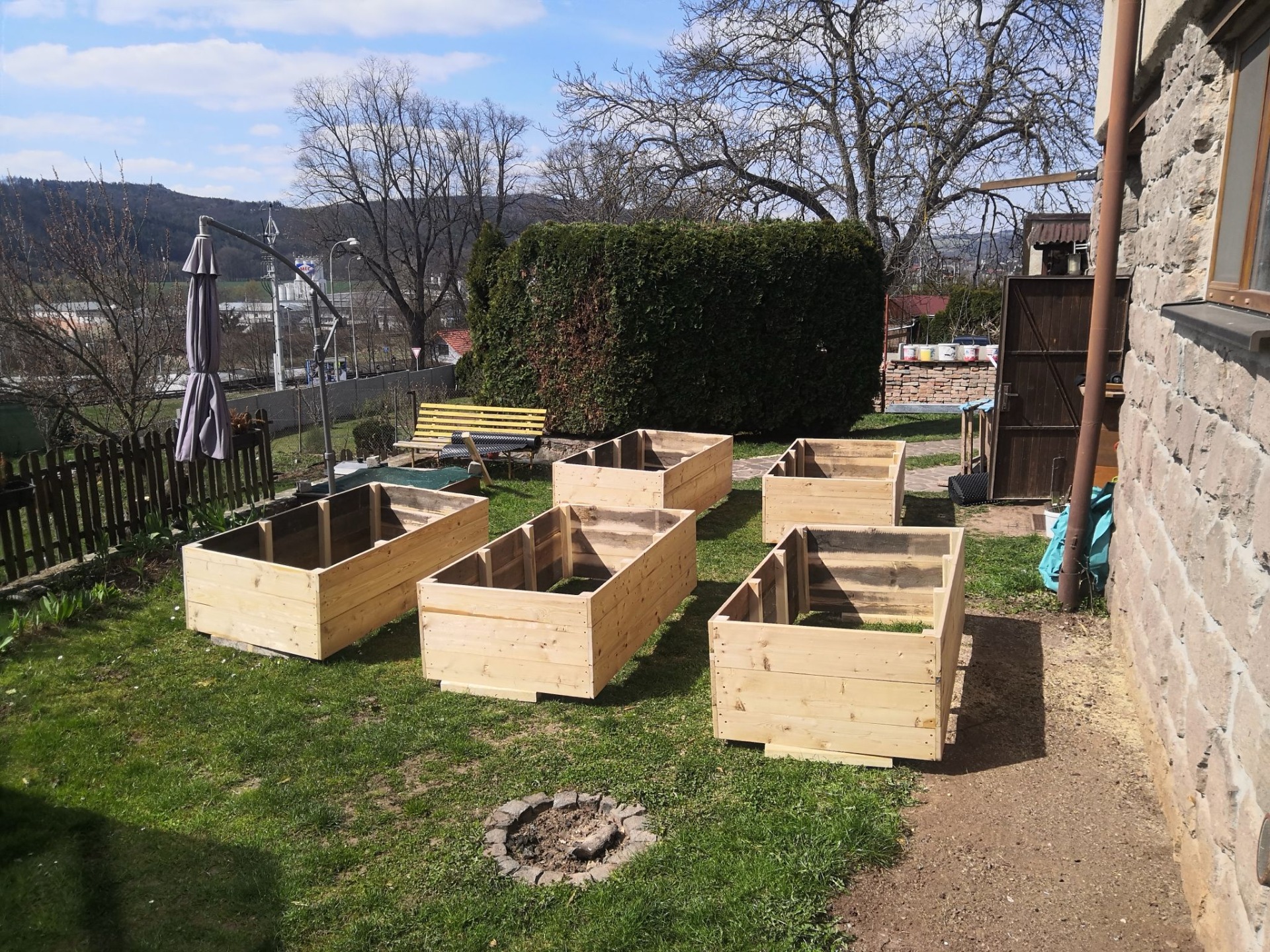 Výroba vyvýšených záhonů