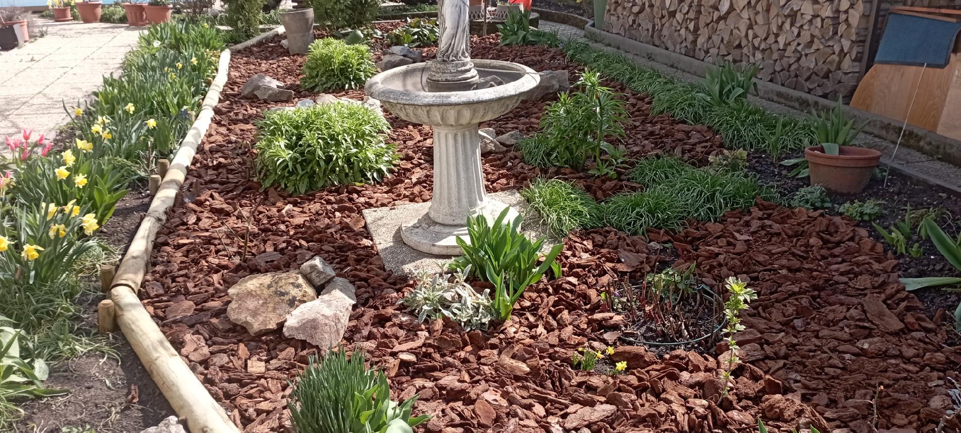 Úprava záhonů po realizaci