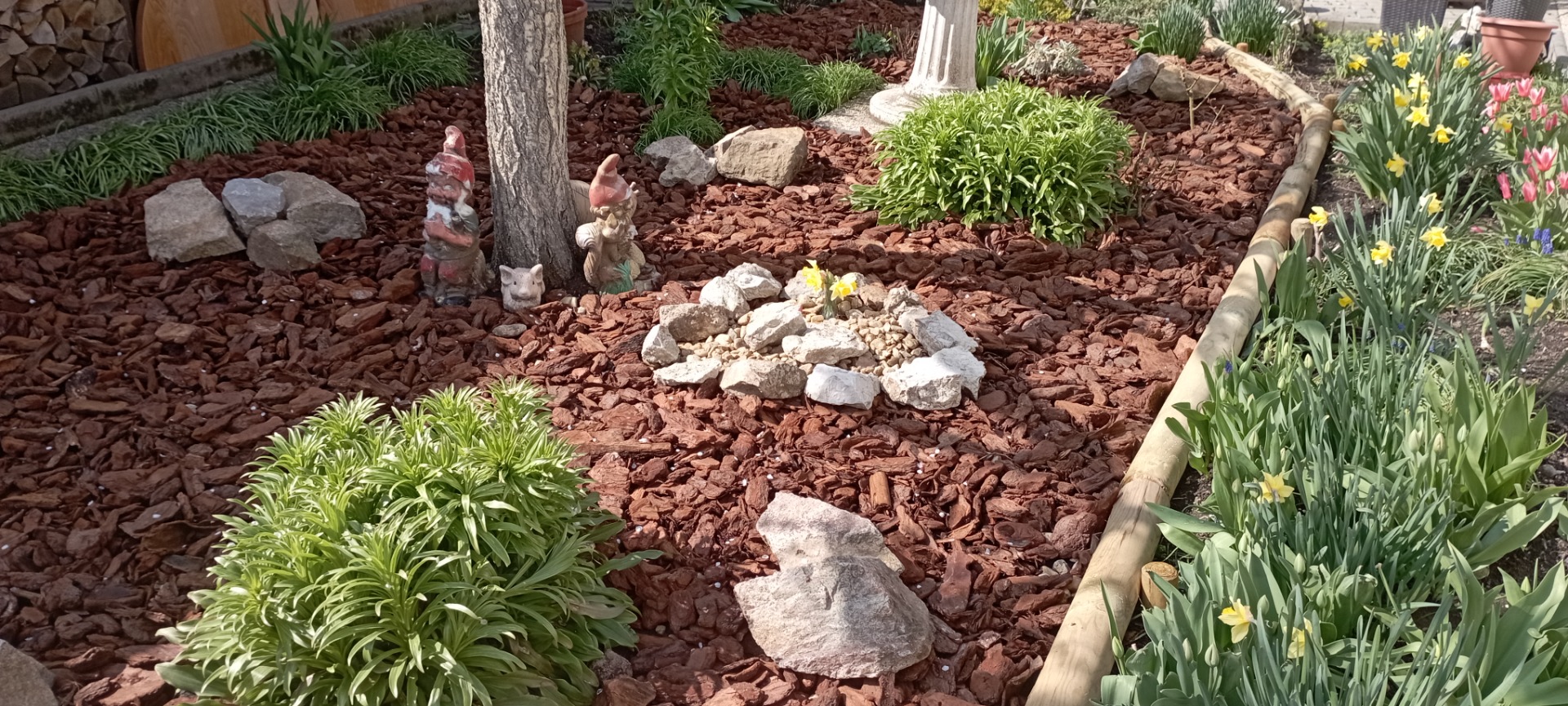 Úprava záhonů po realizaci